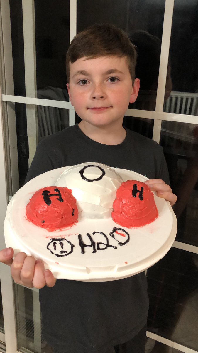 After finishing his Cake Chemistry reading assignment, James wanted to make his Water molecule design! <a href="/DrJamesCraikES/">Dr. James Craik ES</a> <a href="/FineArtsCCPS/">Charles County Public Schools Fine Arts</a> #CCPScreates