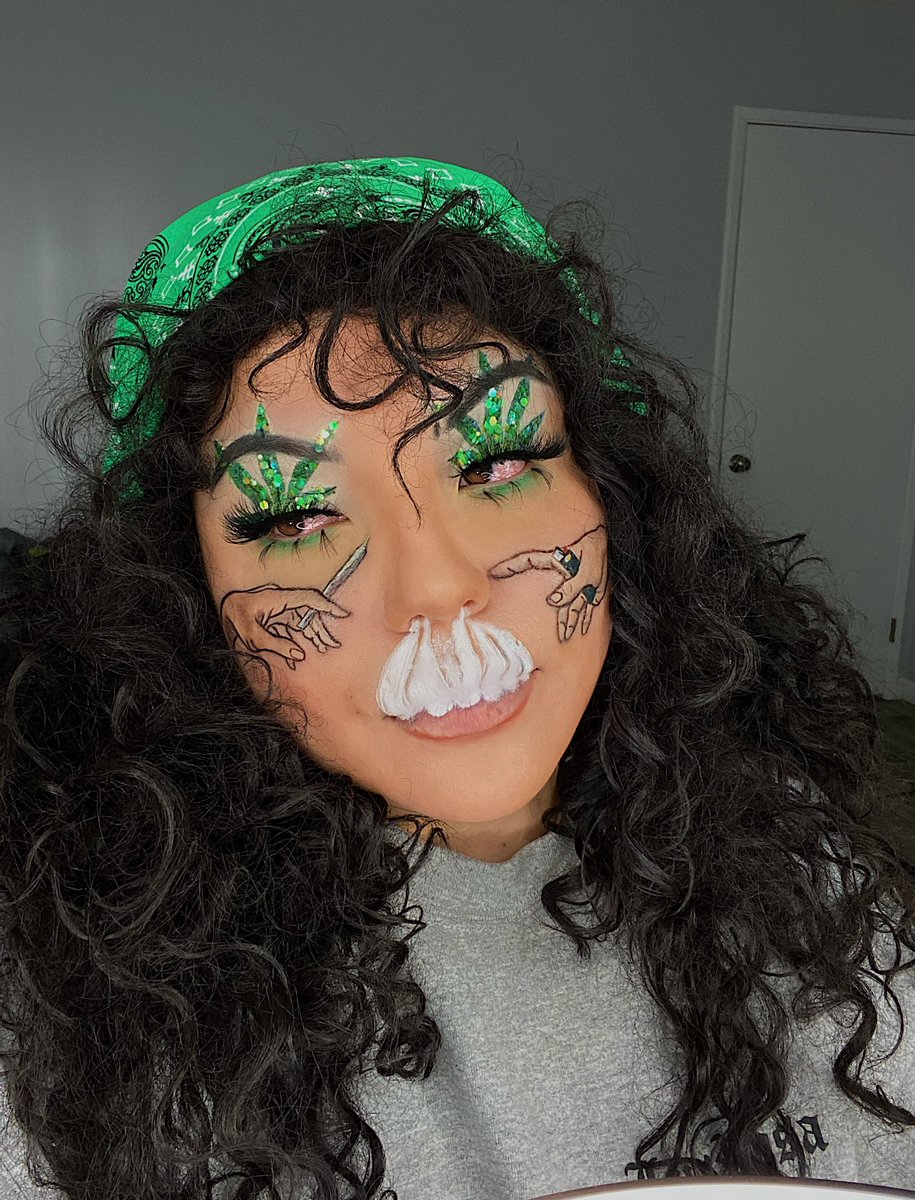 4balissa's tweet photo. I call this The creation of “light that shit up” 💚🍃💨 https://t.co/TO2Ut6EjNs