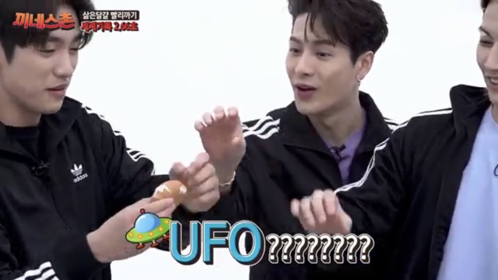 Qi_Tina's tweet photo. @1theK @GOT7Official #끼네스촌_갓세븐
#끼네스촌 #갓세븐 #KKINNESS_CHALLENGE #GOT7  @GOT7Official 
정말 웃기다. ufo라니요 ㅋㅋㅋㅋㅋ https://t.co/3d35XShKP7