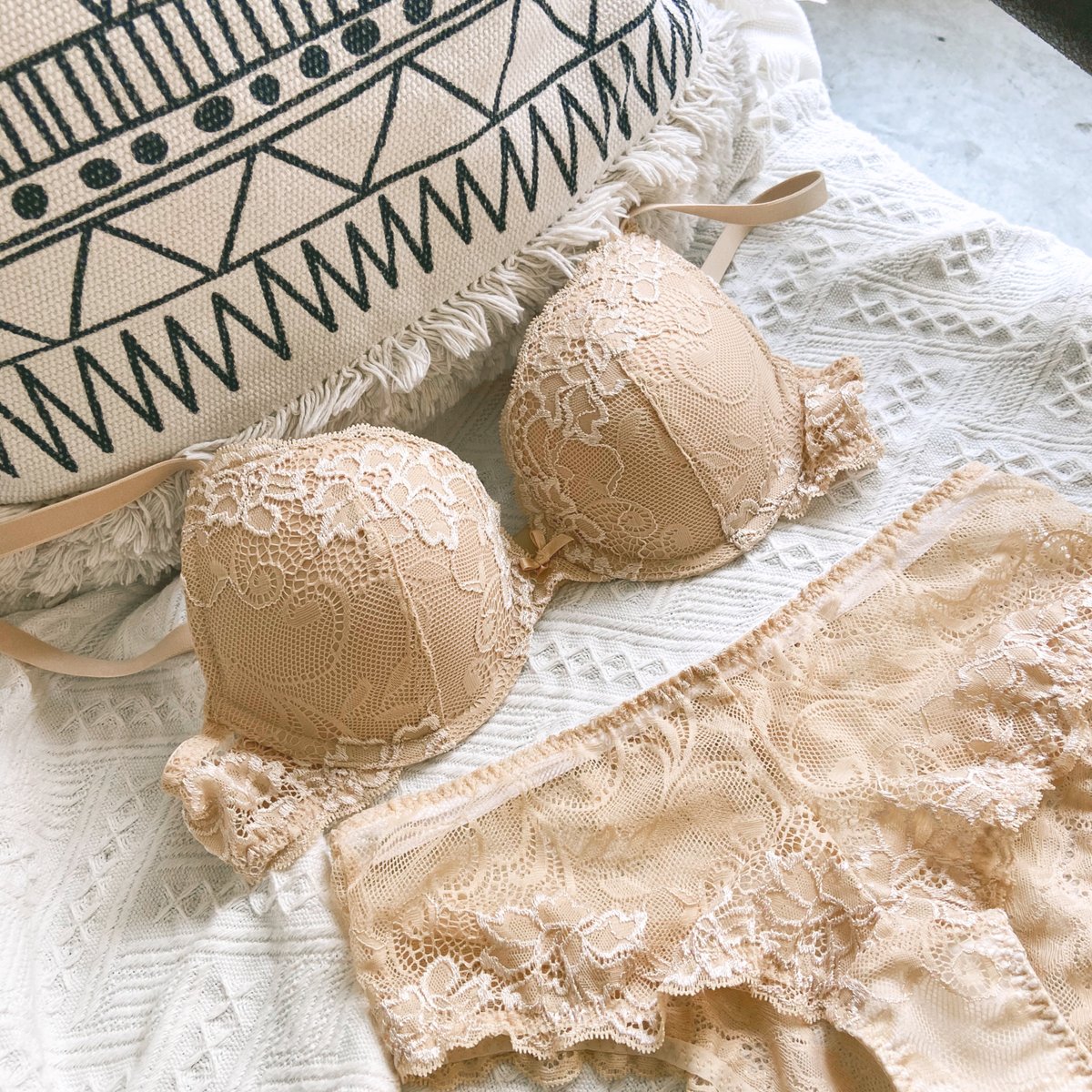 WingsLove2004's tweet photo. We are still obsessed with our Lace series. Isn’t it gorgeous?

#wingslove #wingslovebra #bras #underwiredbra #lacebra #sexybra #bestbra https://t.co/fuaGrkP3Tt