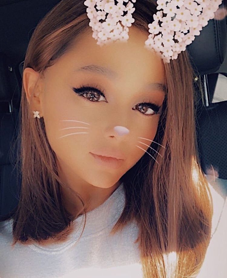 my favorite ariana grande casual looks/streetwear. a thread