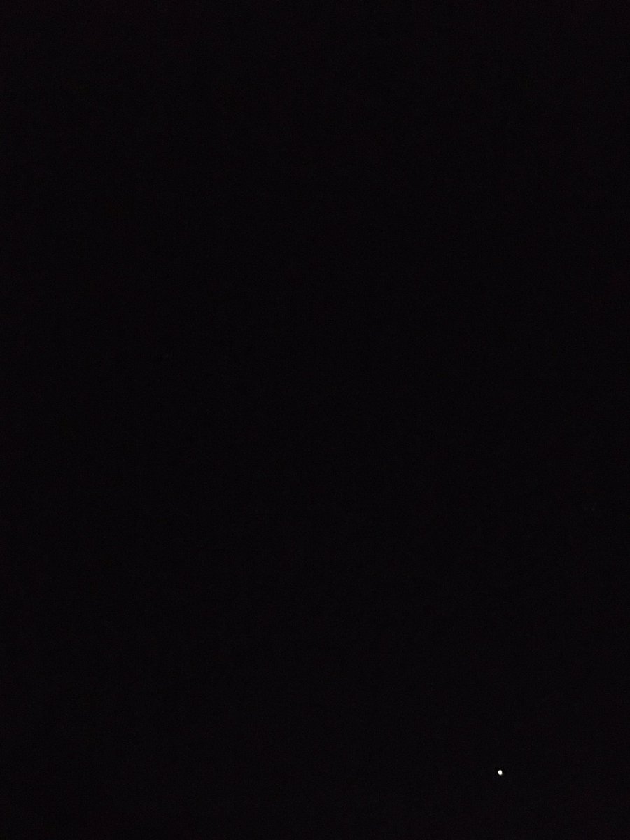 asfearon's tweet image. #stargazing #bottomright you may have to zoom in 10,000,000,000 times.