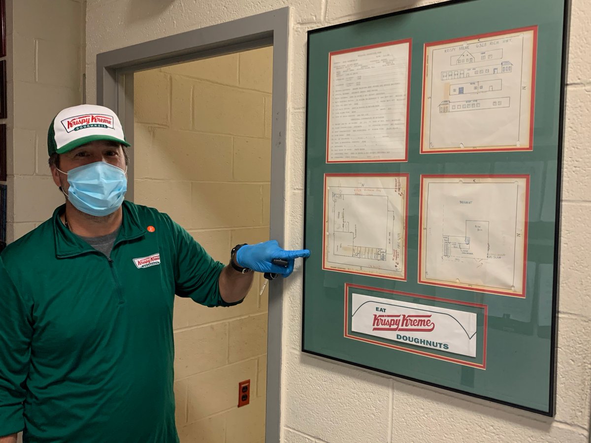 ffxfirerescue's tweet photo. Thanks President/CEO of @krispykreme Mike Tattersfield for stopping by Station 11, Penn Daw, to provide crew w/3 dozen donuts as a thanks for their service. Mr. Tattersfield was shown original preplan Station 11 has of Krispy Kreme store at old location on Richmond Hwy. #FCFRD https://t.co/xN6hqDLcRl