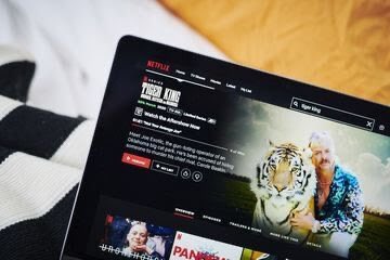 Netflix posts explosive growth during the global coronavirus pandemic. It added a record 15.8 million paid subscribers, almost double forecast by Wall Street analysts  https://www.google.com.pk/amp/s/www.bloomberg.com/amp/news/articles/2020-04-21/netflix-adds-almost-16-million-subscribers-crushing-estimates