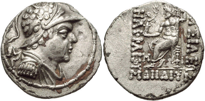 In about sixty years, the conqueror Heliokles I’s coins with Nike-bearing Zeus becomes Menandros II’s Zeus with eight-spiked dharmic chakra and a Kharoshthi legend ‘King Minamdrasa, follower of the dharma’ (but militarism not forgotten, with echoes of Eukratides) /13