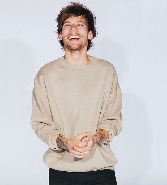 Lou;• soft and smol• loves cuddling• shaved clean face• smells like vanilla• sweater paws• messy hair