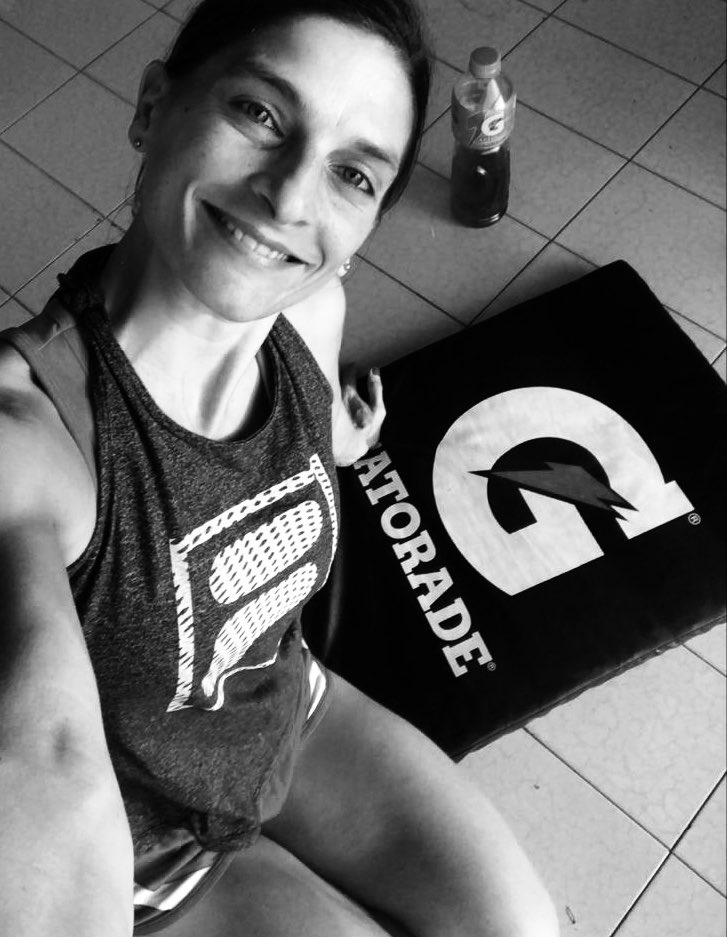 CarolinaRossiOk's tweet photo. Gracias @GatoradeARG x acompañarme en todas ❤️😊💥 👉 #yoentrenoencasa #entrenaencasa #aerorunning #winfromwithin #esascosasquemeencantan #ejercicioencasa https://t.co/qCbmqkWKY4