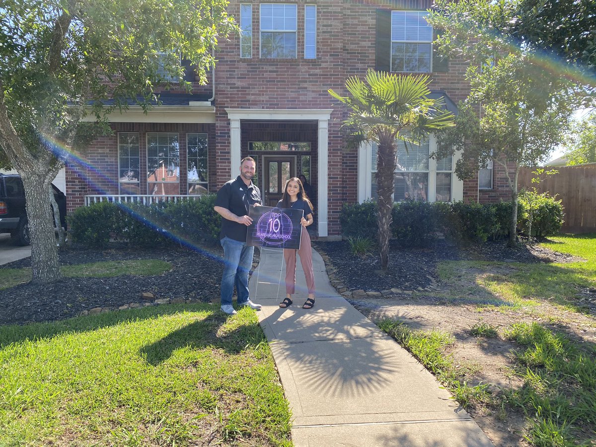 PearlandHighSch's tweet photo. Class Pres and Top 10 https://t.co/s7lqugpkmD