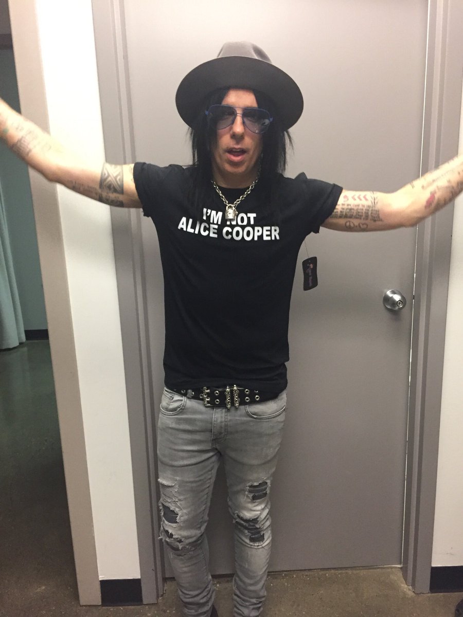 AgentRoyale's tweet photo. @DisVicious1 collection. Only at @AgentRoyale #shopnow #tommyhenriksen #vampire #vampirecity #alicecooper #hollywoodvampires #johnnydepp #goth #agentroyale #toronto #vampires #designer #rockfashion #rockchic #lifstylebrand #tokyo #punk #style #depphead #shoponline #clothingbrand https://t.co/4zSIa8pnXp