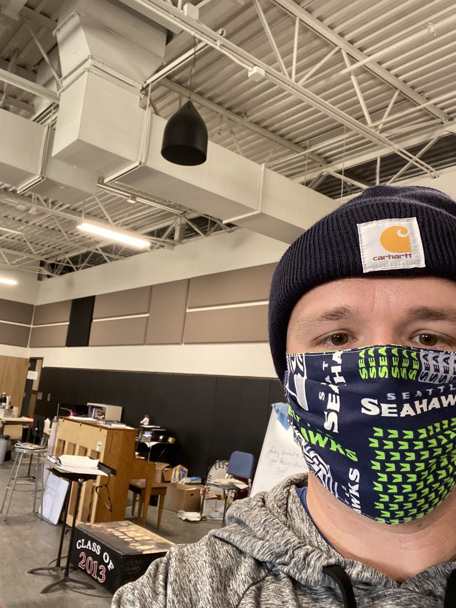 Picking up band instruments today.  Staying safe.  Big thanks to Mr Langston and Mrs Rossow/Mrs Nugent! 9-11 Thursday EVHS (4/23) come get your instrument!   #yakima #evhs <a href="/EVSD90/">East Valley SD #90</a>