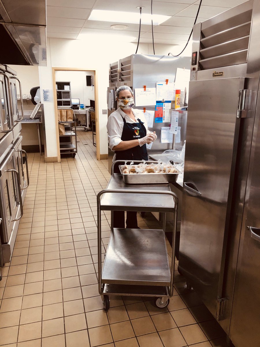 GregMizel's tweet photo. Members of the Suptโs Cabinet have been visiting school sites this week - checking in on our team of uncommonly dedicated Food & Nutrition staff members. Weโve visited eight different kitchens in the last two days. Weโll be visiting four more tomorrow. #powaystrong @PowayUnified https://t.co/9HhsgPElBk