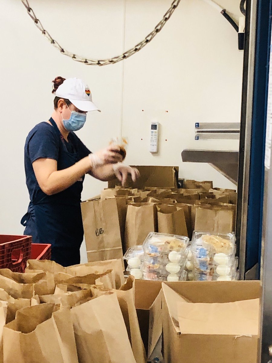 GregMizel's tweet photo. Members of the Suptโs Cabinet have been visiting school sites this week - checking in on our team of uncommonly dedicated Food & Nutrition staff members. Weโve visited eight different kitchens in the last two days. Weโll be visiting four more tomorrow. #powaystrong @PowayUnified https://t.co/9HhsgPElBk