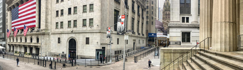 🇺🇸 Natan Dvir's au revoir to his beloved city in the time of Coronavirus: loeildelaphotographie.com/en/natan-dvir-…
📷 ©Natan Dvir / <a href="/PolarisImages/">Polaris Images</a>
► instagram.com/p/B_QgO4XhEJj/
#WallStreet #NYSE #newyorklockdown