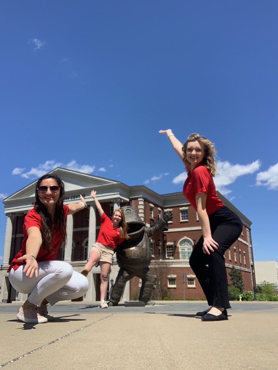 Topper_Haley's tweet image. six feet apart for virtual tours with @TOPGuideVal and @TOPGuideMakayla :) had so much fun seeing the hill again!!