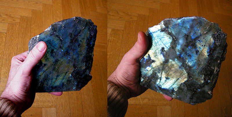 @OmaR7RauL Labradorite, is a feldspar mineral. It can display an iridescent optical effect (or schiller) known as labradorescence!
