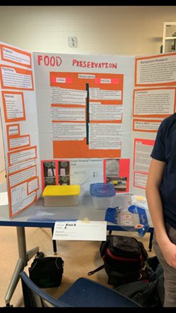 JoanofArc_CCSD's tweet photo. Brock: I studied what type of container was best for keeping lettuce fresh. Over 14 days, I completed a visual analysis along with bacterial counts. I found that inexpensive Tupperware was the best and the original packaging was the worst. #CYSF2020 #CWSF_espc @YSC_sjc @CCSD_edu https://t.co/IbNIKTNcEx