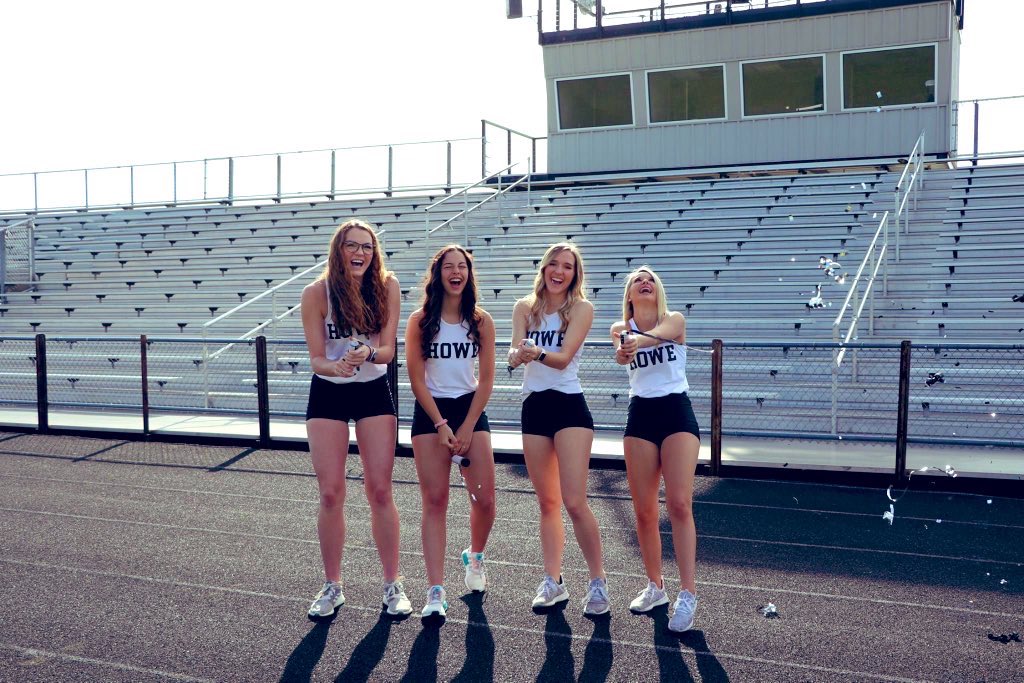 kasie_segleski's tweet image. popping confetti=fail 
senior szn=fail 
my girls=the best💞