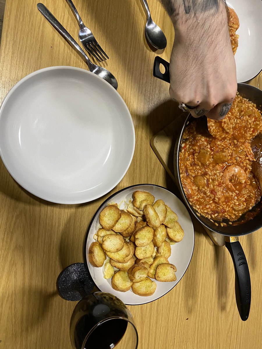 Still in love with the <a href="/RichmondFoods/">RichmondFoods</a> meat free sausages, so threw them in a paella tonight (in place of Spanish sausage) and it was amazing. The peppery taste works perfect. I’m pescatarian, so added king prawns, but didn’t necessarily need it 🖤