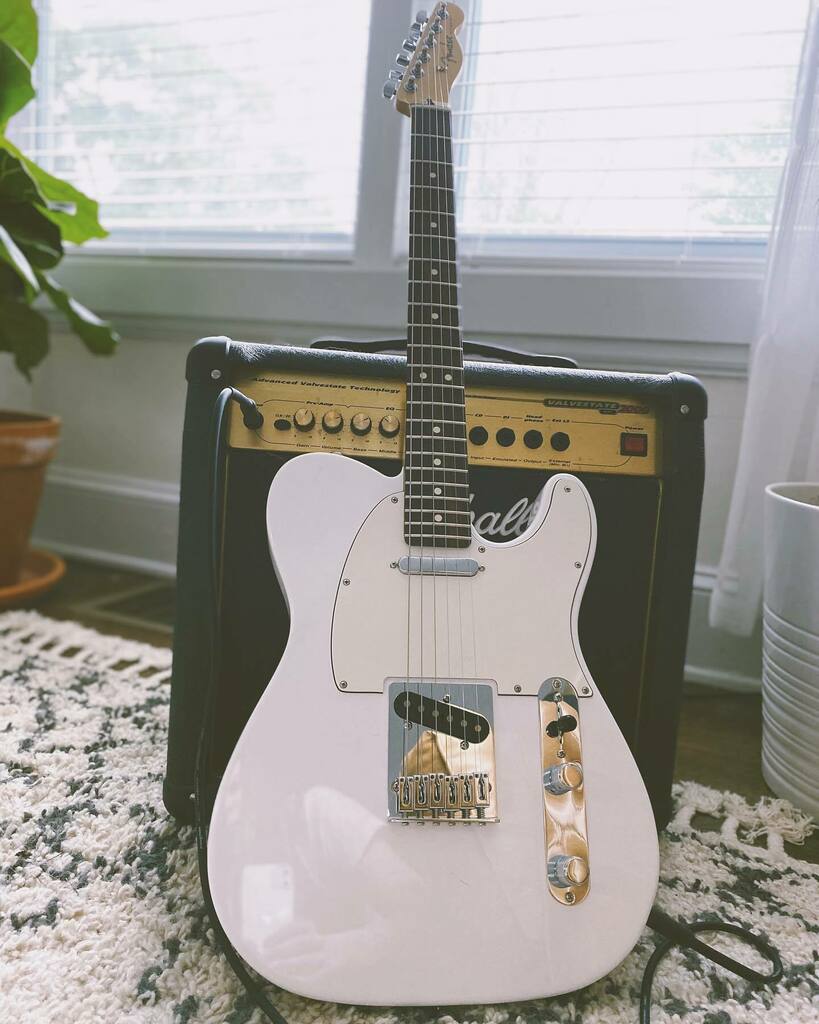 djtaradactyl's tweet photo. Happy #teletuesday! Feast your eyes on this beaut! I’m in love! Can keep my hands off that curvy body! 😍🥵 .
.
.
.
.
#fenderplayer #guitargear #music #electricguitar #fenderguitar #fendertelecaster #guitarist #guitarporn #fenderguitars #geartalk #guit… https://t.co/7hmKMKjwOb https://t.co/wtavkoTknI