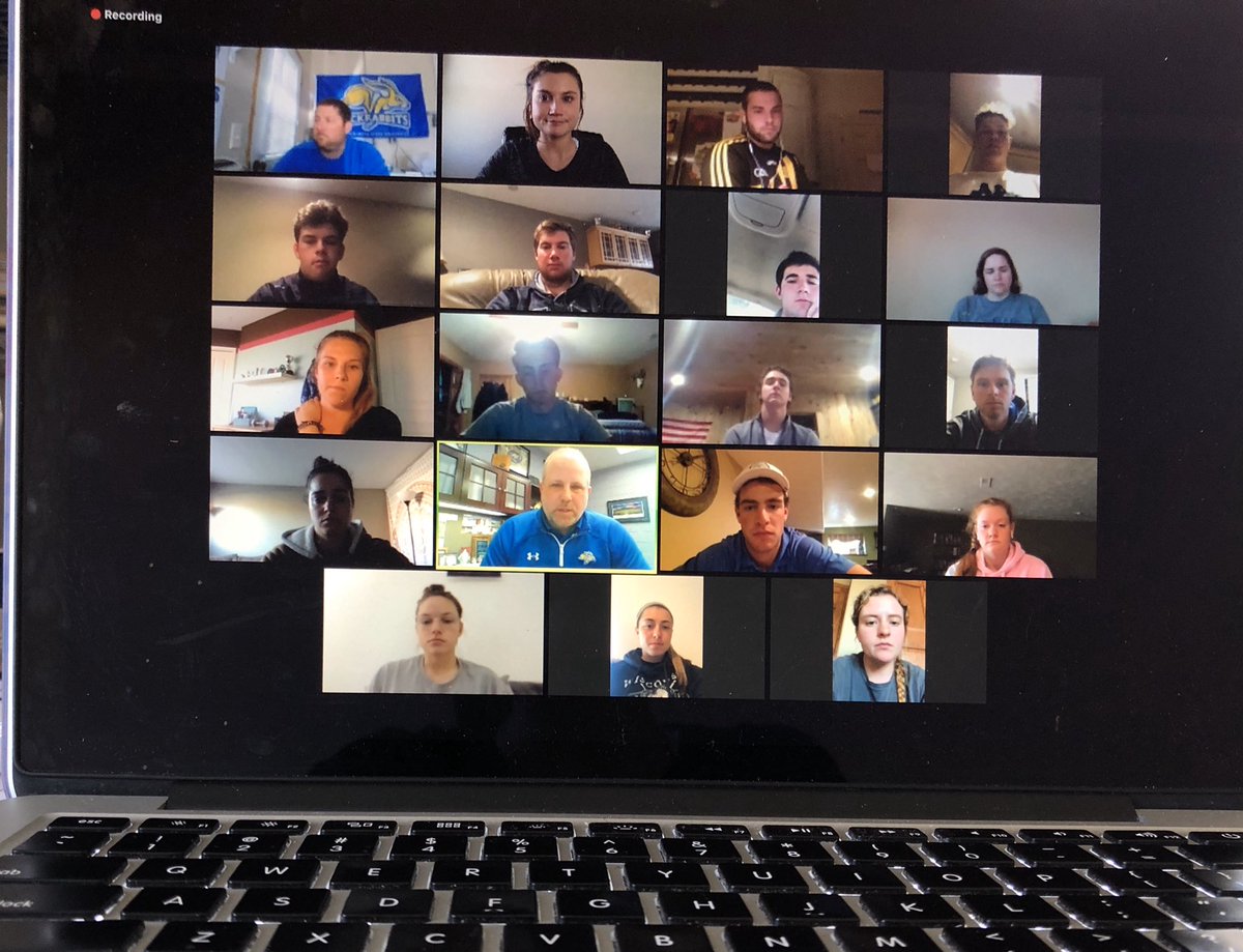 Thanks <a href="/SellnSDSU/">Justin Sell</a> for meeting with @GoJacksGolf! We have the best athletic director even from a distance!🐰