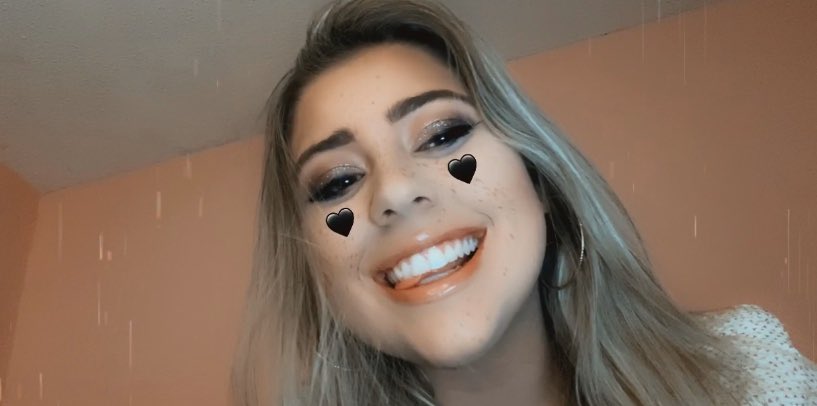 amanda__0419's tweet photo. por las pocas veces que me maquillo 🖤🤍 https://t.co/haNUcd0XPJ