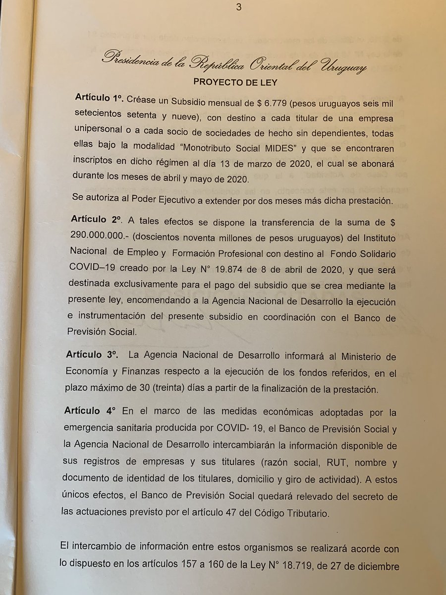 ANiffouri's tweet photo. En comisión de Hacienda junto a autoridades del @mef_Uruguay, @MTSSuy e @INEFOPoficial que presentaron el proyecto de ley sobre de la creación de subsidio a monotributustas sociales del @midesuy https://t.co/qIH2QMTiW8