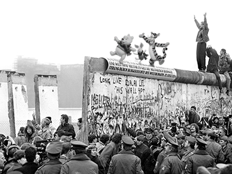 1989 berlin wall being torn down
