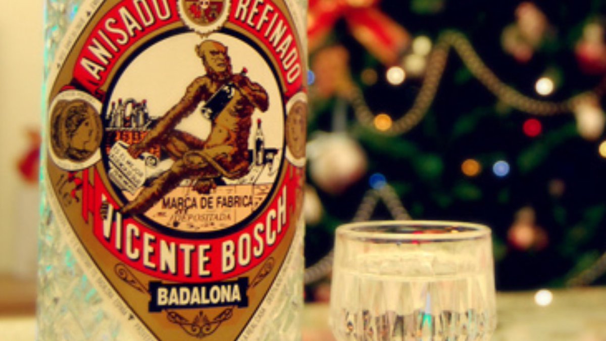 Viquipedia's tweet image. L’Anís del Mono és una marca de licor anisat català, fundada el 1868 i lligada històricament a Badalona.

El seu nom sembla que prové de la teoria de Darwin, relacionant-ne la marca com la més «evolucionada».

ca.wikipedia.org/wiki/An%C3%ADs…