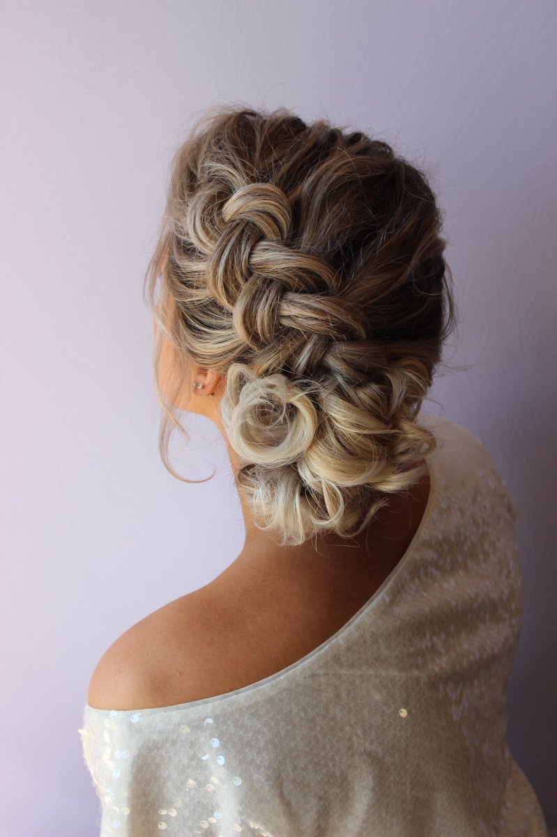 HurstCourtney's tweet photo. S/o to my cousin @HullJ53 for these awesome hairstyles!! https://t.co/bnmunSjsT1