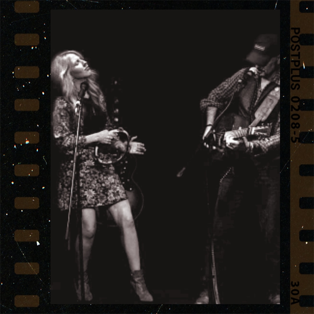 club_remedy's tweet photo. Nothing beats this feeling.... #livegigs #MusicIsLife #intimategigs #StaySafe #StayAtHomeAndStaySafe #missthis #liveaudience #liveshows #roots #americana https://t.co/0E4sSX9Jfh