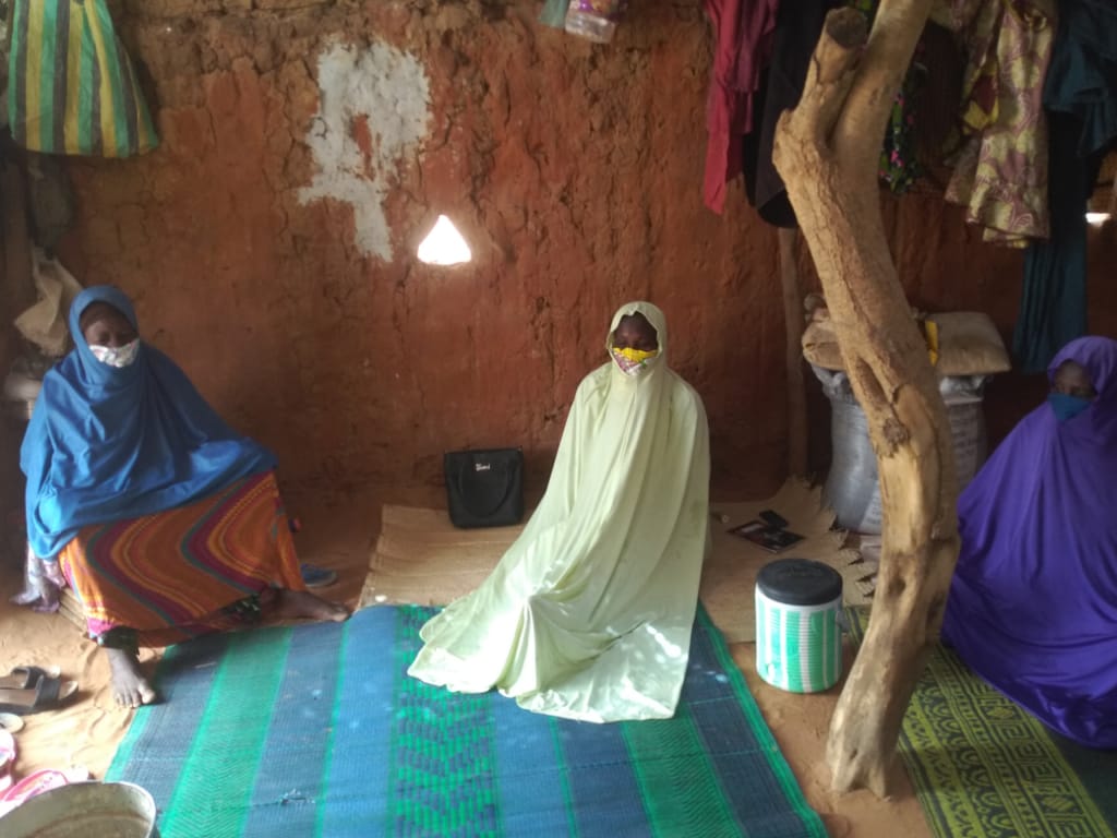 YacReki's tweet photo. Déploiement du concept "#Groupes #Kurtchia"(GK) dans les zones rurales des régions d'#Agadez et #Zinder. Pendant une dizaine de jours, les animateurs #2MINVEST vont former les femmes "Kurtchia "Mata Masu Dubara des Coopératives encadrées par le Centre. https://t.co/T1XlnED8M6