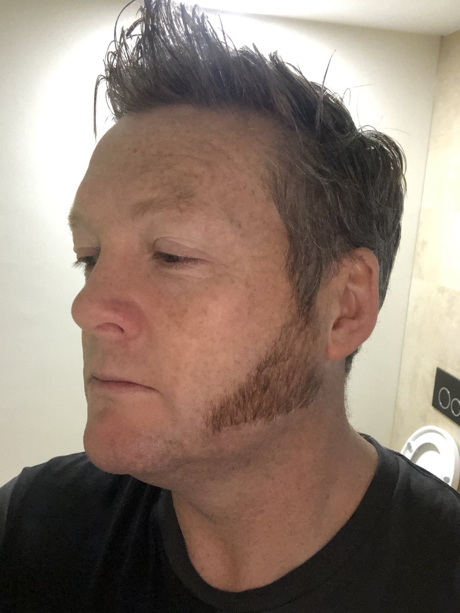 MoNewland's tweet photo. @mrnoony @Sidman69 from one great Welsh fly-half to another hey boys
#OutsideHalf #10 #IsolationLife https://t.co/dRmSGWb4aa