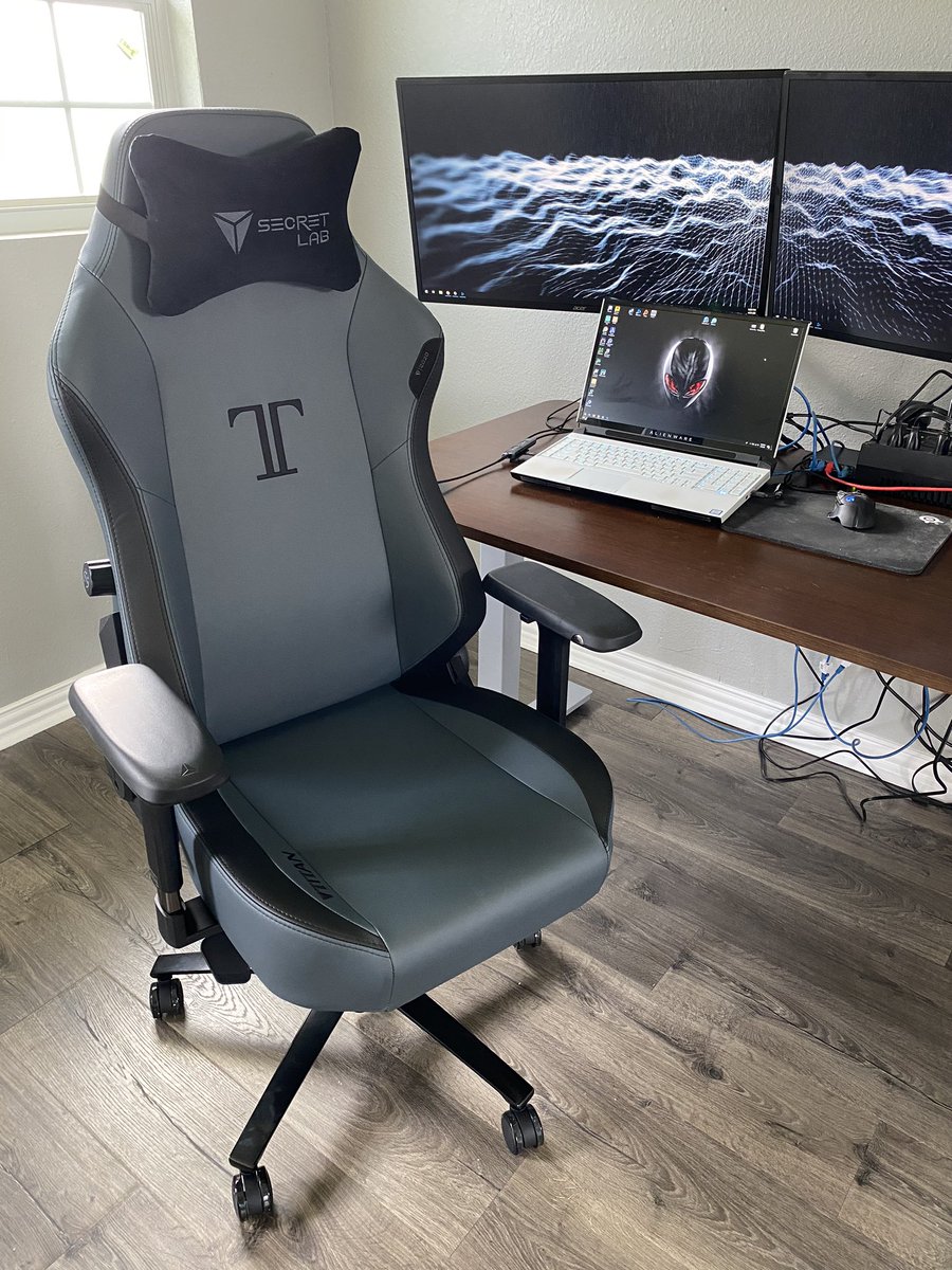 TweetRyanS's tweet photo. Super excited about my new @secretlabchairs Titan!!  Sooo much better than what I had before. https://t.co/85fkyS0JYC