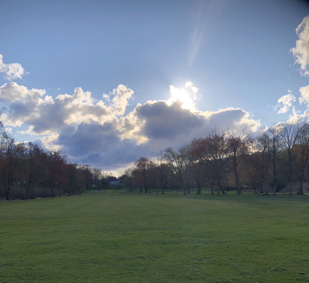 PackanackGolf's tweet photo. Course looking great this evening! #packanackgolfclub #packanack #golf https://t.co/7l5LvA4zFG