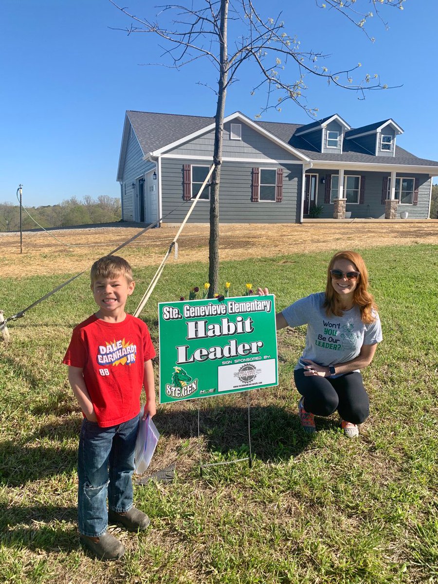 SulserStephanie's tweet photo. Habit Leader sign delivery this morning!!!  Not exactly how we planned it, but definitely warmed the heart!  💚 #BeADragonSGEL #DragonStrong @GeriDiesel @WhitHilbert @GeggNanya https://t.co/9EGlcwlNzk
