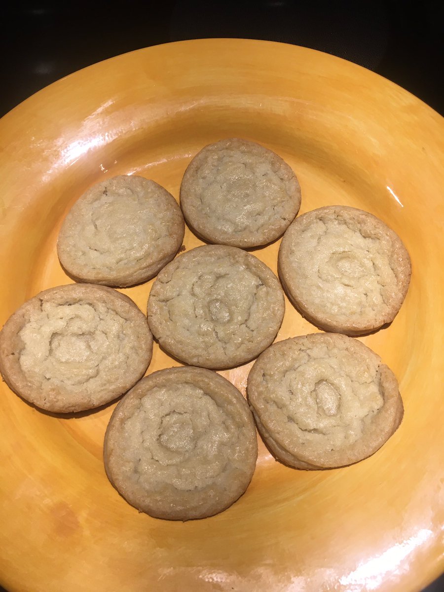 BallingerCarrie's tweet photo. It is hard to be sad with a cookie in your hand! #ExtendHope one giant sugar cookie at a time.@southlandcc https://t.co/ovvladozQ1