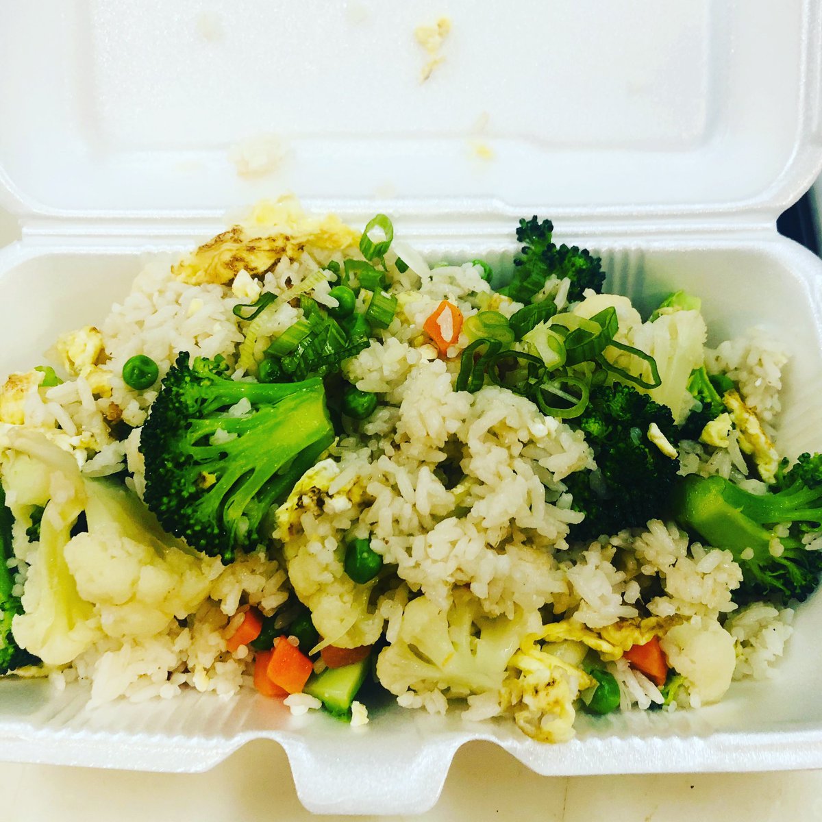 LilSzechuanAZ's tweet photo. did you know we offer gluten free options? veggie fried rice pictured order π4809667660 delivery @postmates @ubereats @doordash #aztakeoutweek #asu #supportlocal #localfirstaz #takeouttuesday #thegreatamericantakeout @sanjtamari https://t.co/VCKQGq1fjk