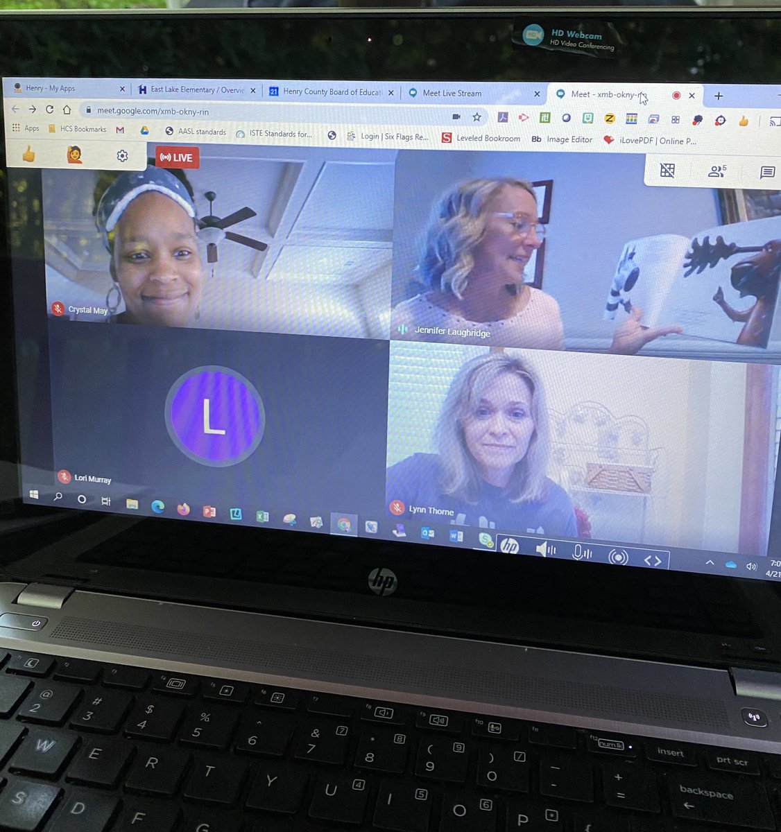 sburge1996's tweet image. Bedtime Stories taking place right now! #eastlakestrong @eastlake_hcs #remarkableremotelearningHCS #NationalLibraryWeek