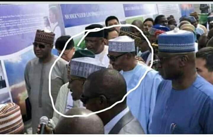 Please why do we have two impostors that is representing themselves as late president #MBuhari here? Or is #Nigeria president twins? 😂😂😂
This men are impostors, they are not the real @MBuhari of 2015.
They are scamers, and they need to be arrested. 
#Holeintheneck
