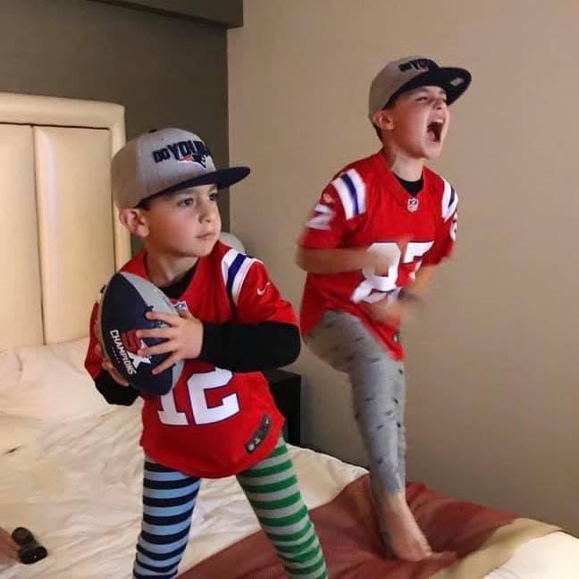 klmtpa's tweet photo. @TomBrady @RobGronkowski Looks like these Tampa boys need some new jerseys!!!  Welcome to Tampa!  We can’t wait to see you play! https://t.co/pi4YASgRlm