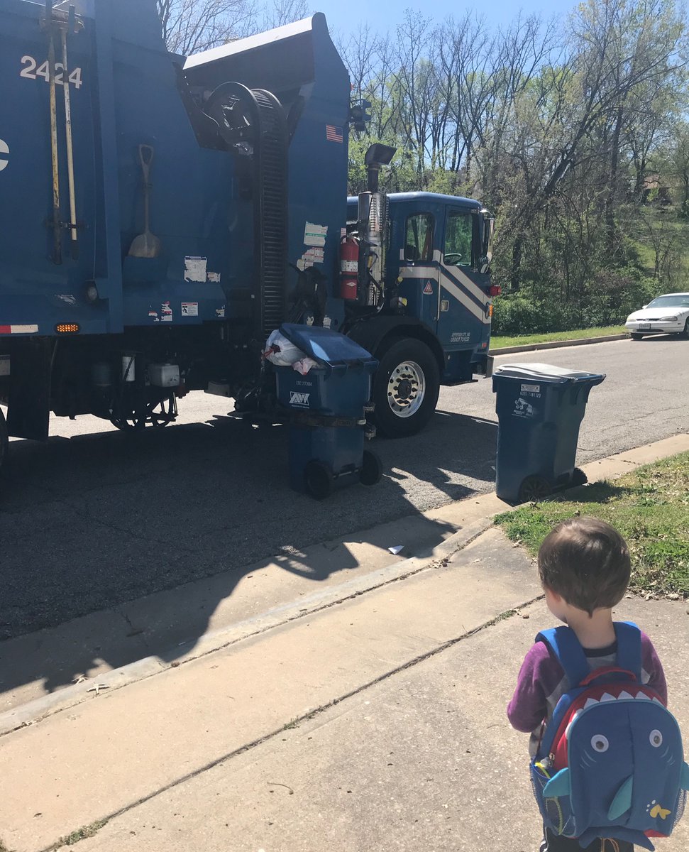 saraallen91's tweet image. My son’s fascination with garbage trucks has intensified during #quarantine; today we followed the truck all around the block, and the kind driver honked his horn &amp;amp; waved after each house, which thrilled Jasper. #itsthelittlethings 😄