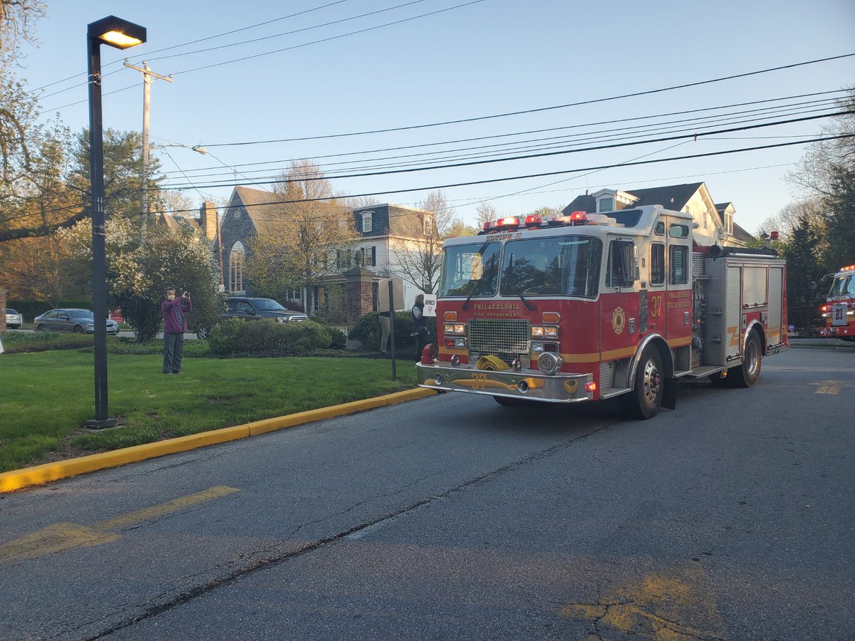Ex1Pfd's tweet image. Shout out to all healthcare workers at Chestnut Hill Hospital. We are all in this together!  @PhillyFireDept @PhilaOEM