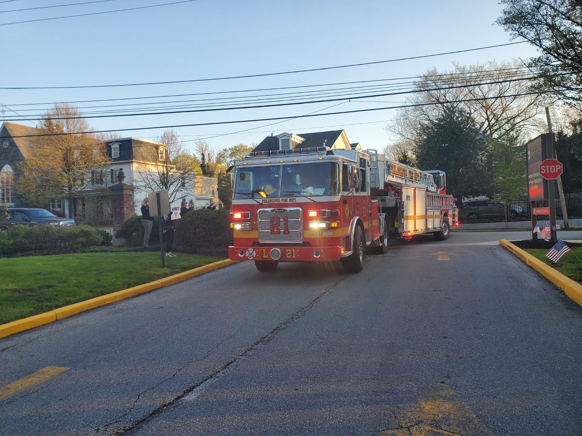 Ex1Pfd's tweet image. Shout out to all healthcare workers at Chestnut Hill Hospital. We are all in this together!  @PhillyFireDept @PhilaOEM