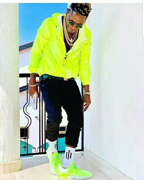 Shatta Movement Twitter says what ? #Fapimso what’s that pls ? 😂 #ManaclesOfAshattaEP