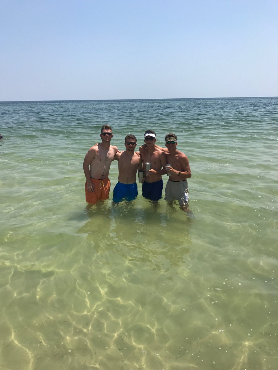 hooperer5's tweet photo. Happy Birthday @chase_wully, wish Covid-19 wasn’t keeping us apart on such a special day!! 😩🎈 https://t.co/mPGbicGMU1