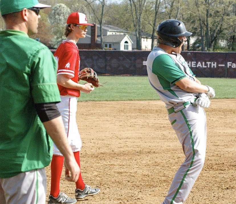 kimbrellkaden8's tweet photo. Extremely excited and blessed to announce that I will further my academic and athletic careers at Marshall University. I want to thank all my coaches, family, friends, and teammates who push me to become a better person everyday. Can’t wait to be in Kelly Green again! #GoHerd https://t.co/igzWu9wAb5