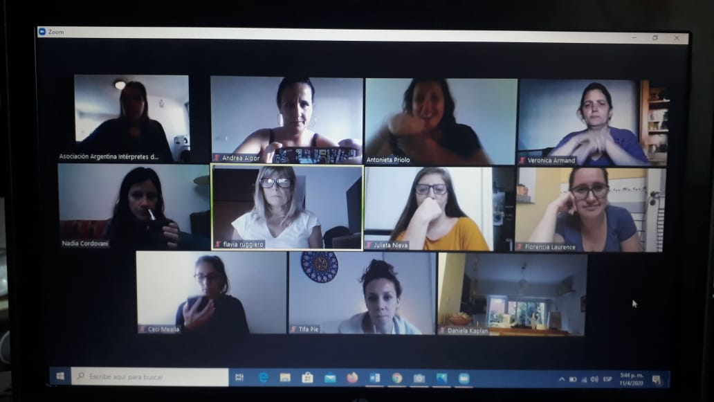 ezaanita's tweet photo. Interpretación en Lengua de Señas Argentina en @seguimoseduc hoy con @cecimealla1. Seguimos trabajando siempre en equipo. Educación para todos y todas💪. Un placer intérpretar a @sztajnszrajber
#AAILS #ACCESIBILIDAD #LSA https://t.co/ZQmchJuhSa