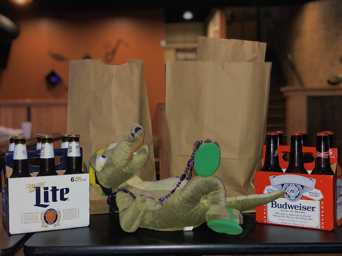 broussardscajun's tweet photo. Felix &amp; his friends are so happy to have all the smiling faces come through our doors🤩🐊 Don’t forget we’re open DAILY from 11-8pm AND you can add a 6-pack of DOMESTIC beer to any order for $7.99! See y’all tomorrow‼️ #semostrong #downtowncape #oldtowncape #thankyou https://t.co/VkjNuGHHNo