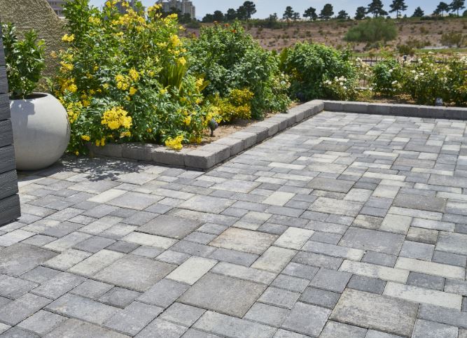 KSHardscapes's tweet photo. Our CityStone pavers create a flawless finish every time.
#smoothpavers #contemporarypavers #citystonepavers #keystonehardscapes #landscaping https://t.co/qdE8lh3Oq6
