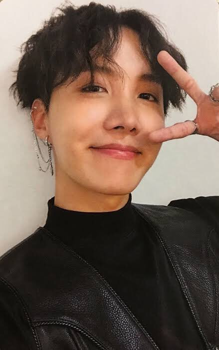 ROUND 2:1. hoseok (bts)   vs   ten (nct/wayv)